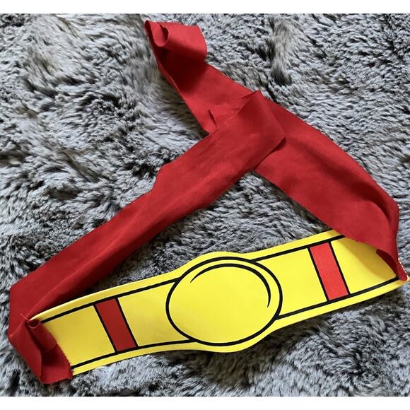 DC Comics Wonder Woman T-Shirt With Removable Cape And Belt. Size L (Teen). EUC - Picture 4 of 4